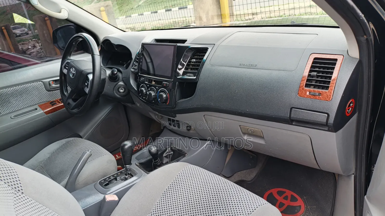 Toyota Hilux 2015 Black