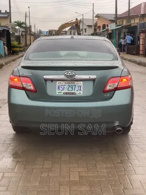 Toyota Camry LE 4dr Sedan (2.5L 4cyl 6AM) 2010 Green
