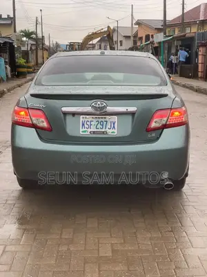 Toyota Camry LE 4dr Sedan (2.5L 4cyl 6AM) 2010 Green