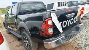 Toyota Hilux 2015 Black