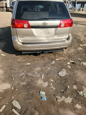 Toyota Sienna CE FWD 2008 Gold