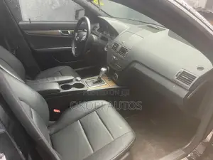 Mercedes-Benz C300 2010 Black
