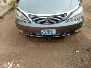 Toyota Camry 2005 Gray