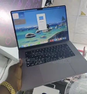 Laptop Apple MacBook Pro 2021 M1 Max 64GB Apple M1 Max SSD 1T