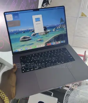 Laptop Apple MacBook Pro 2021 M1 Max 64GB Apple M1 Max SSD 1T