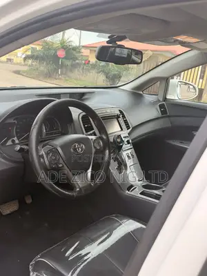 Toyota Venza XLE 4dr Wagon AWD (3.5L 6cyl 6A) 2014 White
