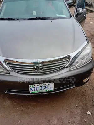 Toyota Camry 2005 Gray