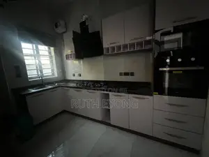 4bdrm Townhouse / Terrace in Off Spg Road Ologolo for rent