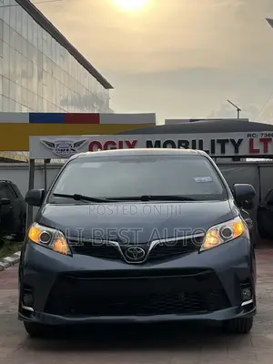 Toyota Sienna 2016 Black