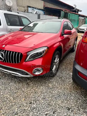 Mercedes-Benz GLA-Class 2016 Red