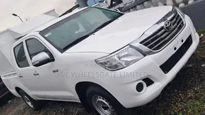 Toyota Hilux 2014 White
