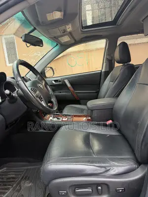 Toyota Highlander Limited 2011 Silver