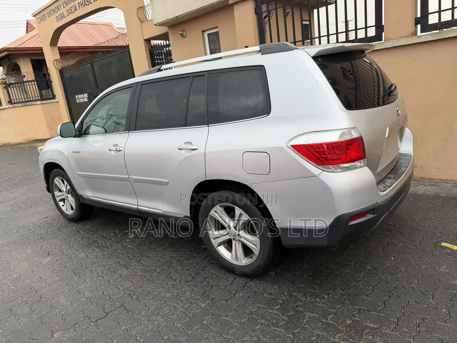Toyota Highlander Limited 2011 Silver