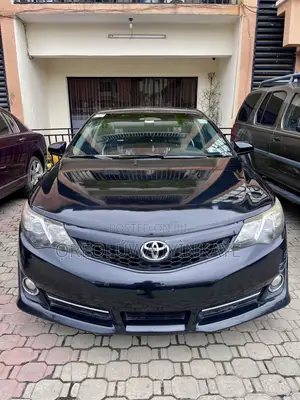 Toyota Camry XLE 4dr Sedan (2.5L 4cyl 6A) 2014 Black