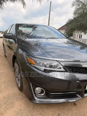 Toyota Camry SE V6 4dr Sedan (3.5L 6cyl 6A) 2013 Gray
