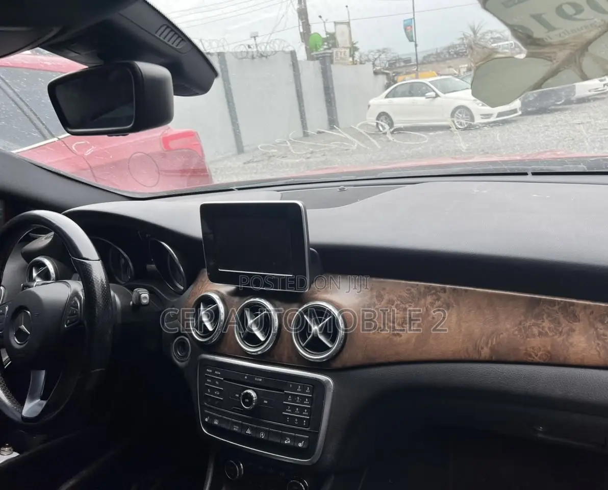 Mercedes-Benz GLA-Class 2016 Red