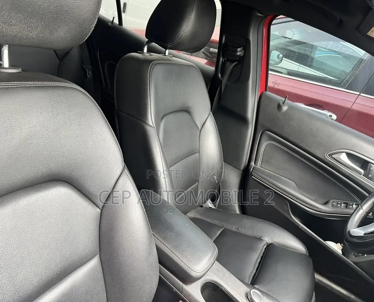 Mercedes-Benz GLA-Class 2016 Red