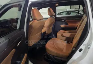 Toyota Highlander Platinum AWD 2026 White
