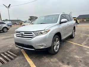 Toyota Highlander Limited 3.5l 4WD 2013 Silver