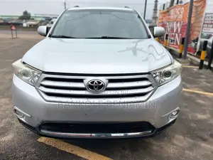 Toyota Highlander Limited 3.5l 4WD 2013 Silver