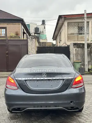 Mercedes-Benz C300 Base 4Matic Sedan AWD (2.0L 4cyl 7A) 2016 Gray