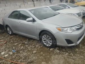 Toyota Camry 2014 Silver