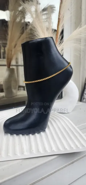 Pearl Thick Gold Leg Chain