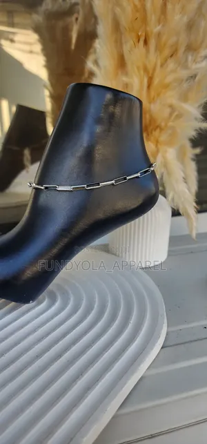 Looses Chain Style Leg Chain