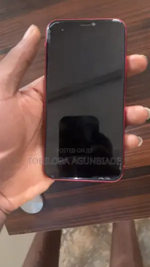 Apple iPhone 11 64 GB Red