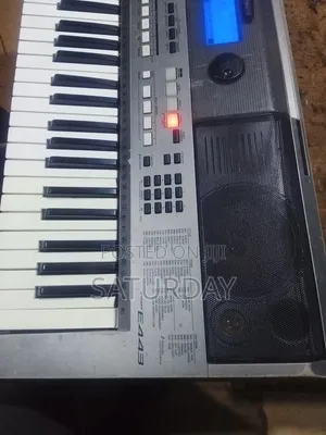 Yamaha Piano PSR E443