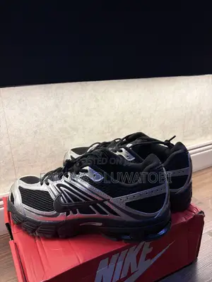 Nike Air Max Moto Sneakers