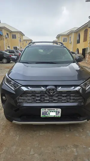 Toyota RAV4 Limited 2021 Gray