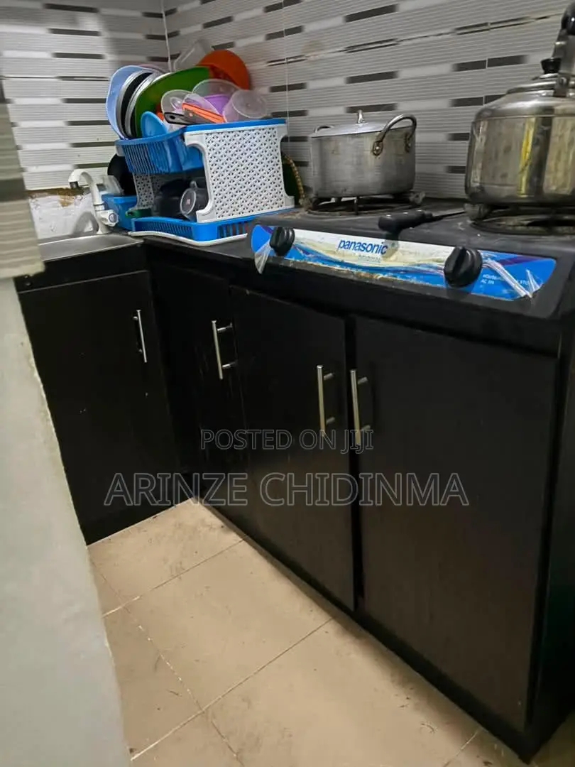 Kitchen Cupboard and Kitchen Cabinet, Up and Down - 