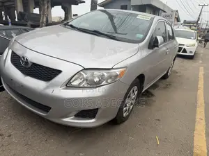Toyota Corolla 2010 Silver