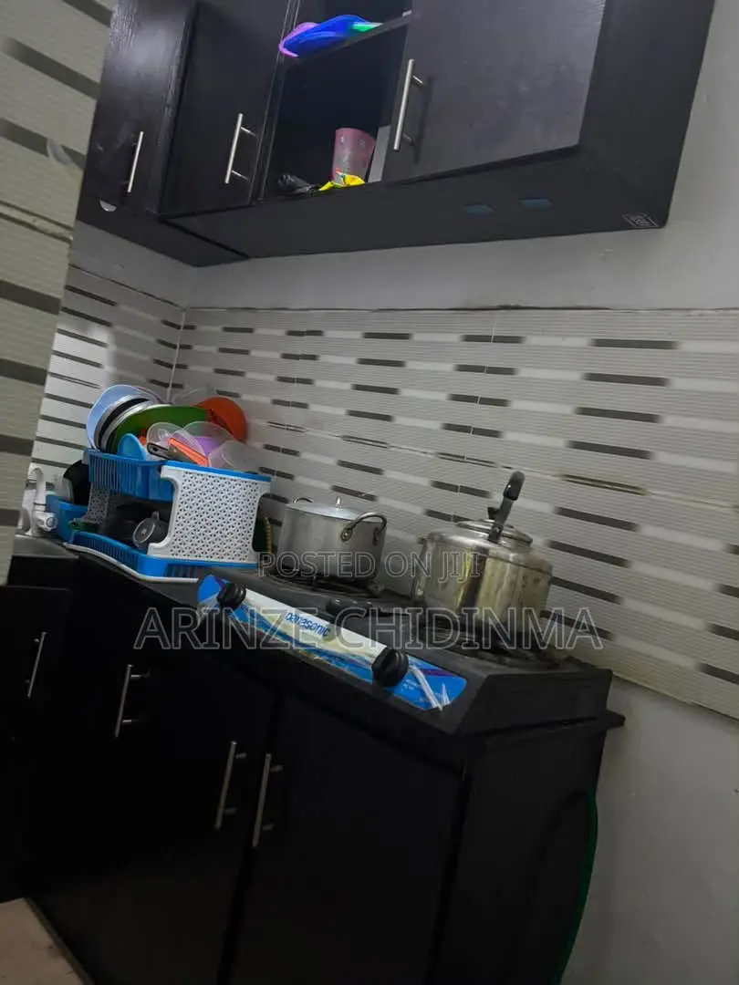 Kitchen Cupboard and Kitchen Cabinet, Up and Down - 