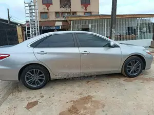 Toyota Camry SE 4dr Sedan (2.5L 4cyl 6A) 2017 Silver