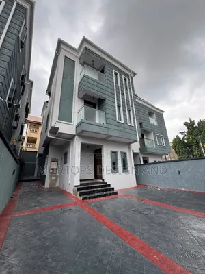 4bdrm Duplex in Oba Akran for sale