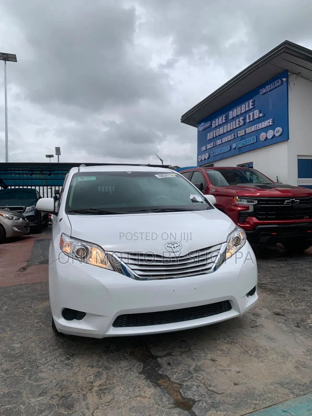 Toyota Sienna LE 7 Passenger 2011 White
