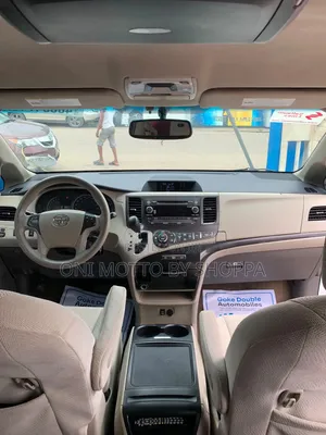 Toyota Sienna LE 7 Passenger 2011 White