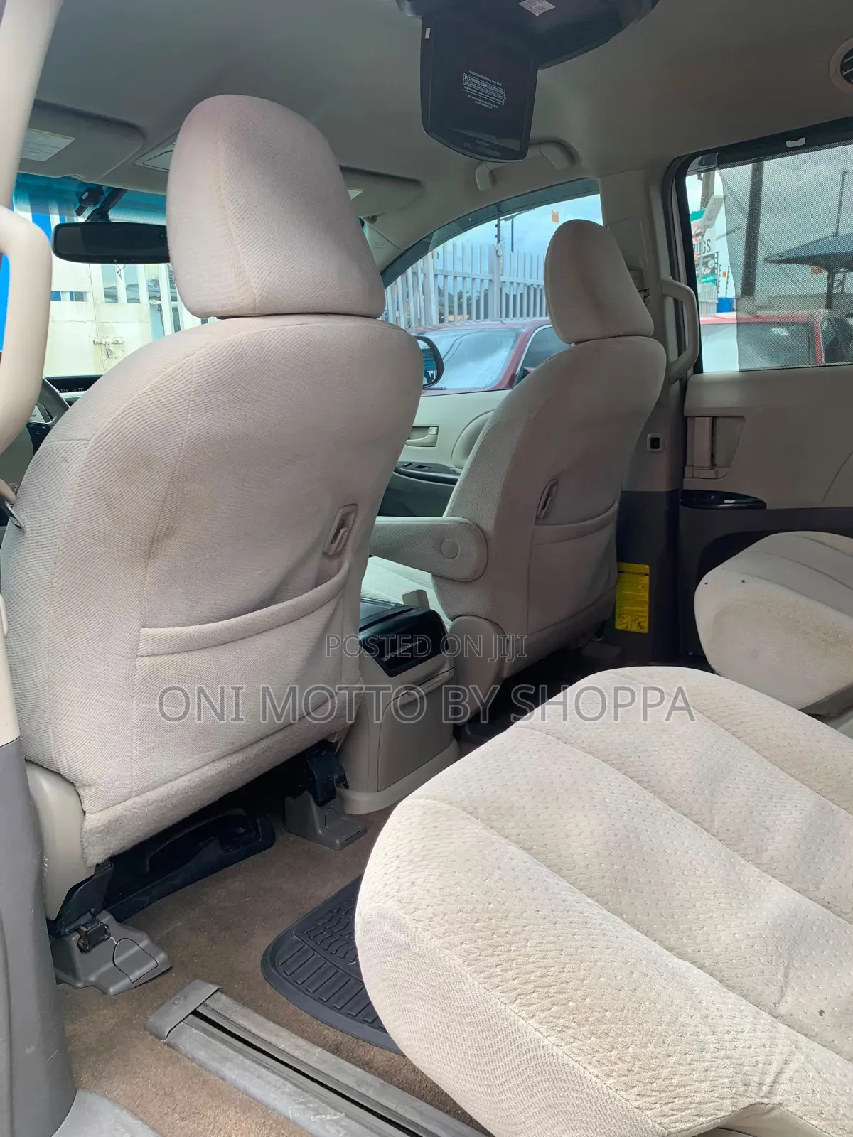Toyota Sienna LE 7 Passenger 2011 White