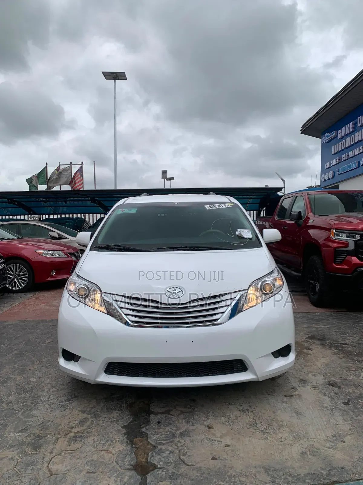 Toyota Sienna LE 7 Passenger 2011 White