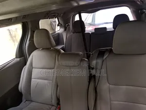 Toyota Sienna XLE 8 Passenger (3.5L 6cyl 8A) 2017 White