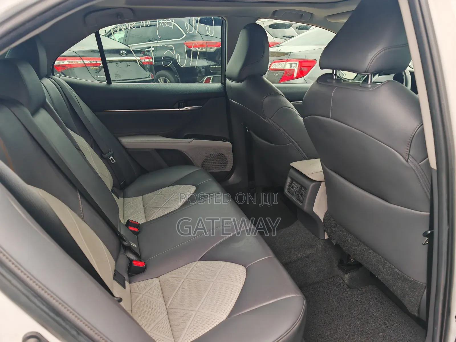 Toyota Camry 2018 White