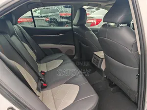 Toyota Camry 2018 White
