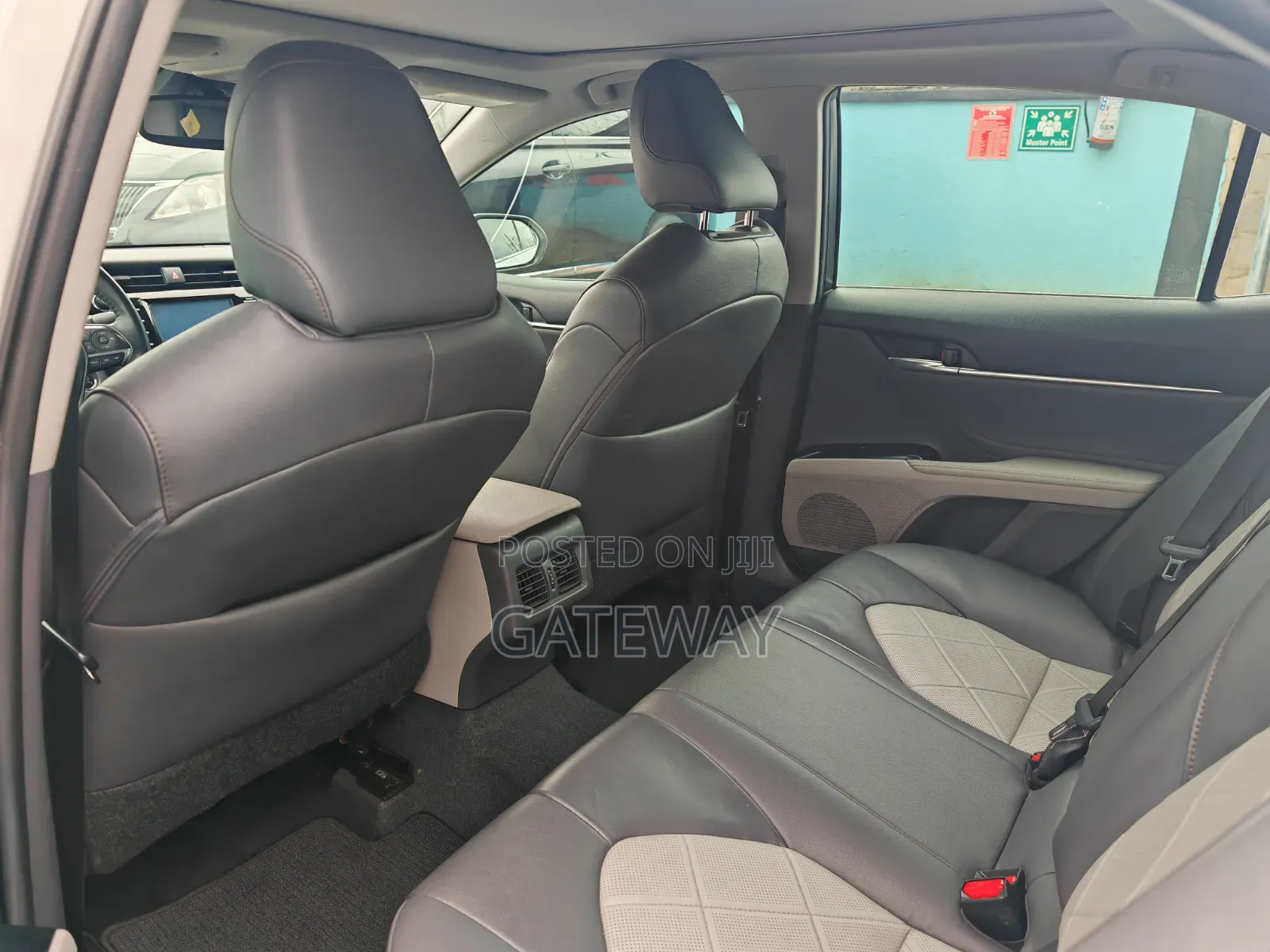 Toyota Camry 2018 White