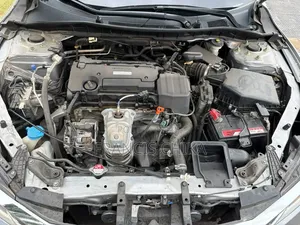 Honda Accord EX-L 4dr Sedan FWD (2.4L 4cyl 2A) 2017 Silver