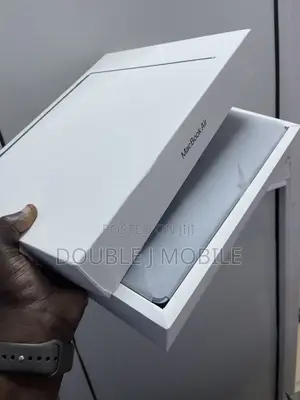 Laptop Apple MacBook Air 2024 M3 16GB Apple M3 SSD 256GB