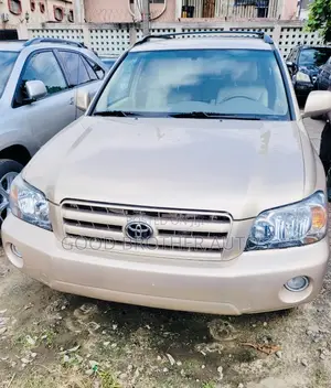 Toyota Highlander V6 2005 Gold
