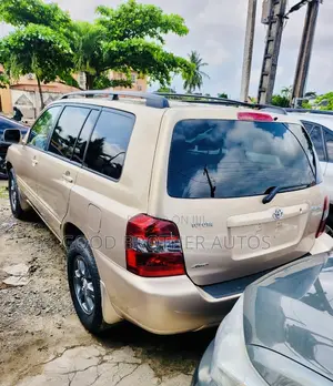 Toyota Highlander V6 2005 Gold