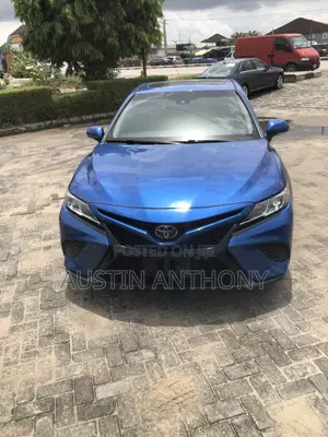 Toyota Camry 2018 Blue